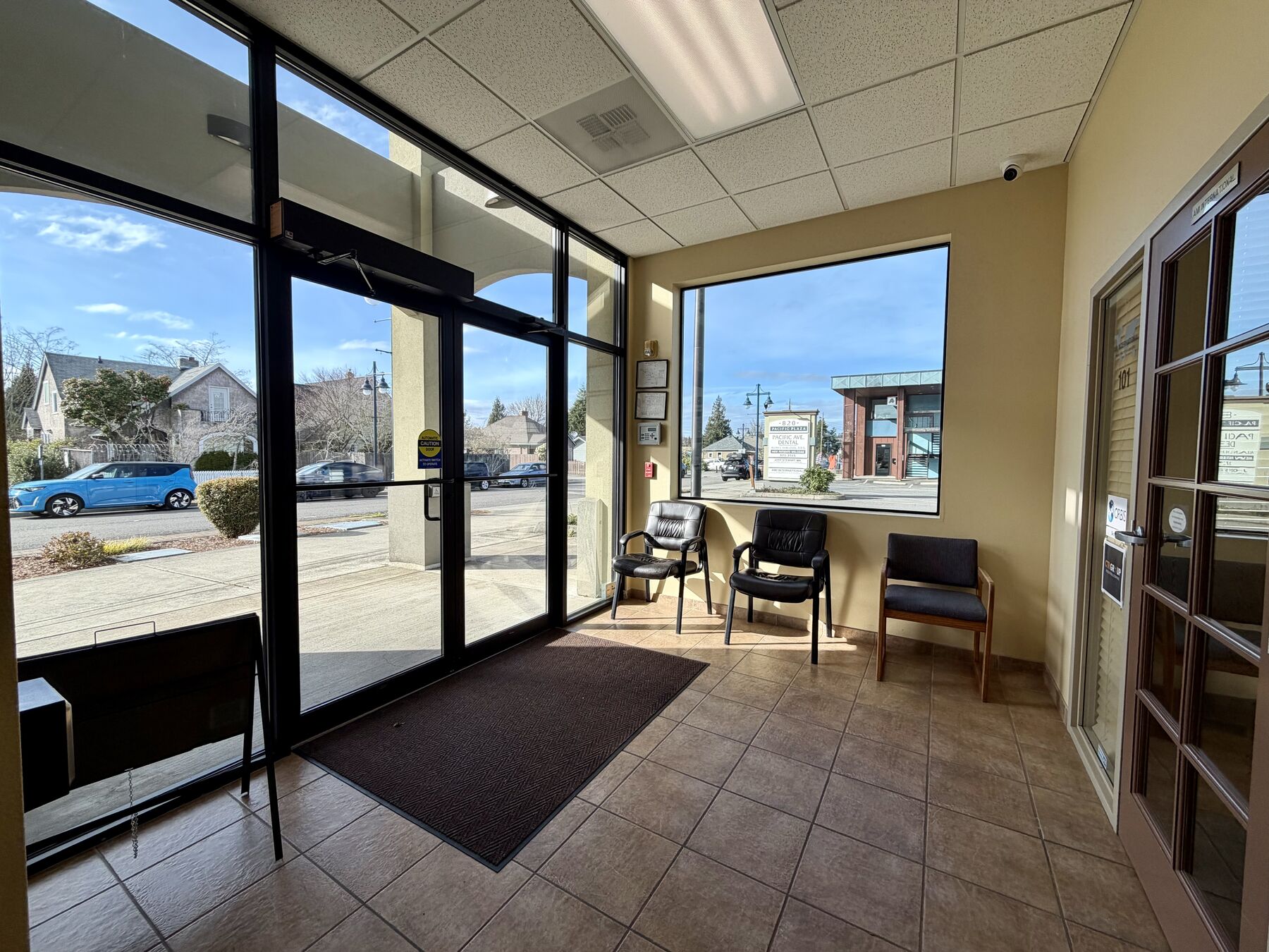 Bright first-floor suite with windows